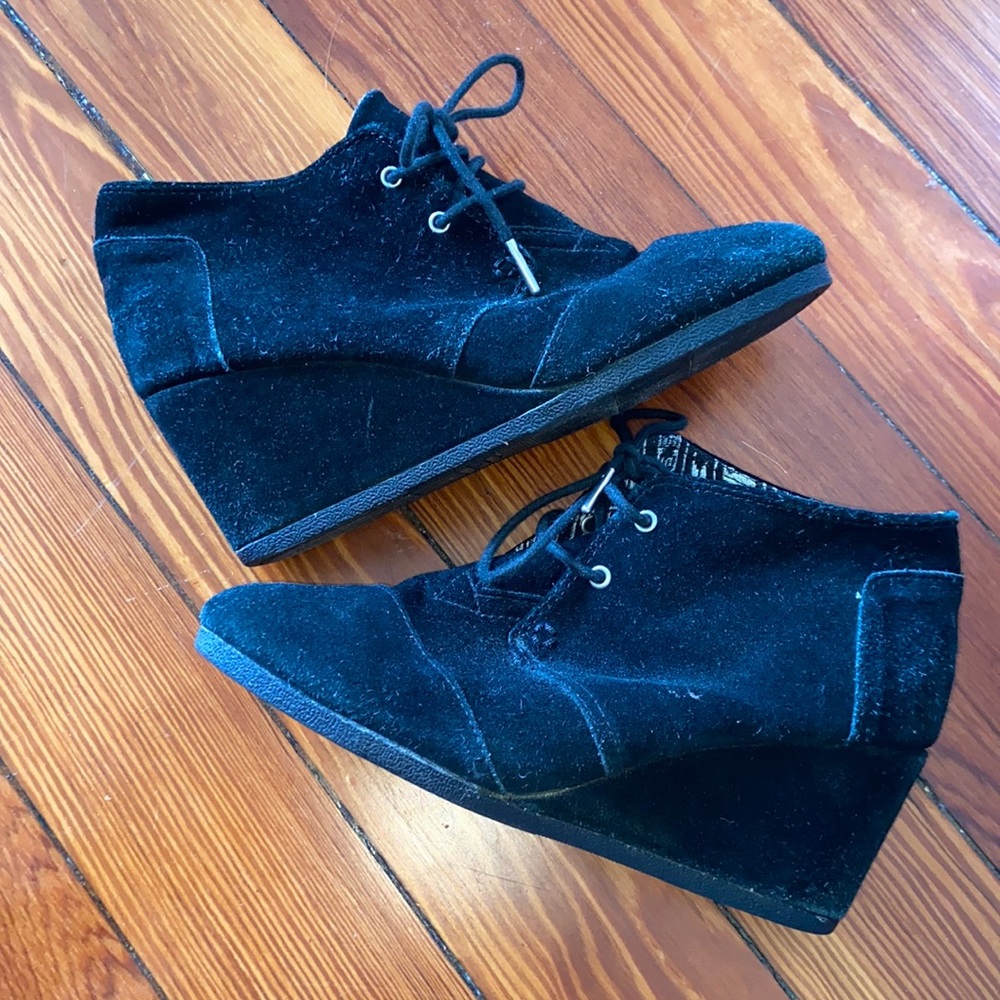 Toms Lace-Up Wedge Bootie